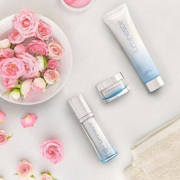 LUMINESCE cellular rejuvenation serum - Picture 3 of 3